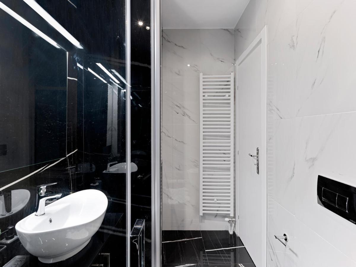 Elegant Apartment In Glyfada Atenas Exterior foto