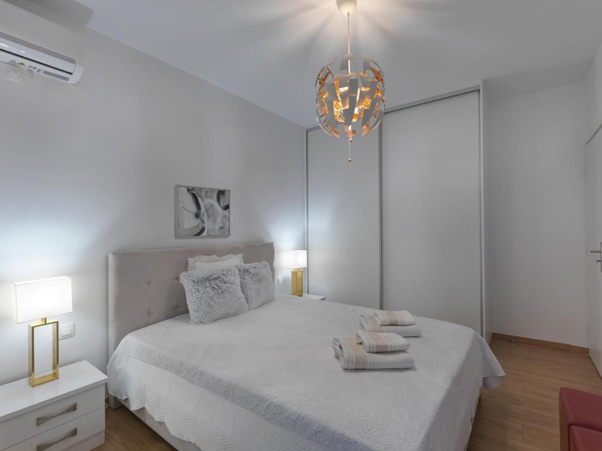 Elegant Apartment In Glyfada Atenas Exterior foto