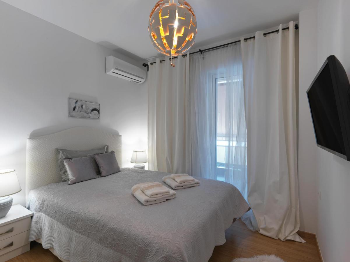 Elegant Apartment In Glyfada Atenas Exterior foto